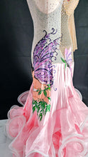Cargar imagen en el visor de la galería, VESTIDO DE SALÓN DE HADAS ROSA PINTADO A MANO "USADO"