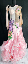 Cargar imagen en el visor de la galería, VESTIDO DE SALÓN DE HADAS ROSA PINTADO A MANO "USADO"