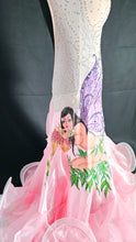 Cargar imagen en el visor de la galería, VESTIDO DE SALÓN DE HADAS ROSA PINTADO A MANO "USADO"