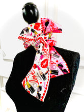 Load image into Gallery viewer, Love Scarf