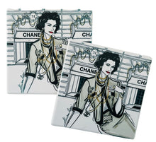 Carica l'immagine nel visualizzatore di Gallery, Sottobicchiere quadrato in ceramica alla moda -Miss Coco-